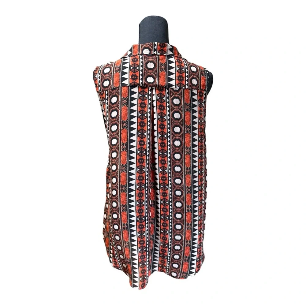 H&M Red and Black Geometric Button Down Shirt - Picture 5 of 6